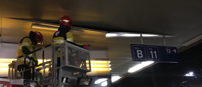 Deckenverkleidung löst sich